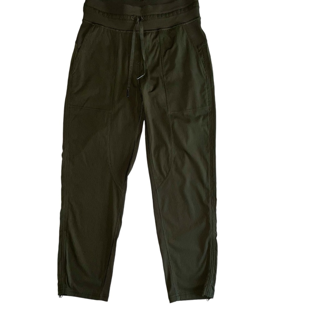 Lululemon Dance Studio Mid Rise Pants size 4 green